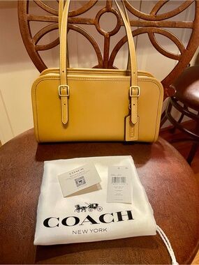 Coach Swing Zip Purse